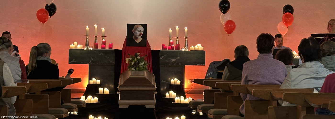 Volle Kirche beim Sarggeflüster in Ammersricht