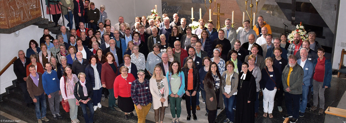 Mitglieder der Dekanatssynode in der Sulzbacher Christuskirche