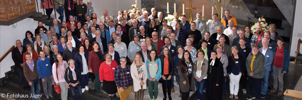 Mitglieder der Dekanatssynode in der Sulzbacher Christuskirche