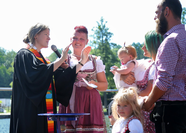 Taufe am Rußweiher bei Eschenbach mit Pfarrerin Anne Utz
